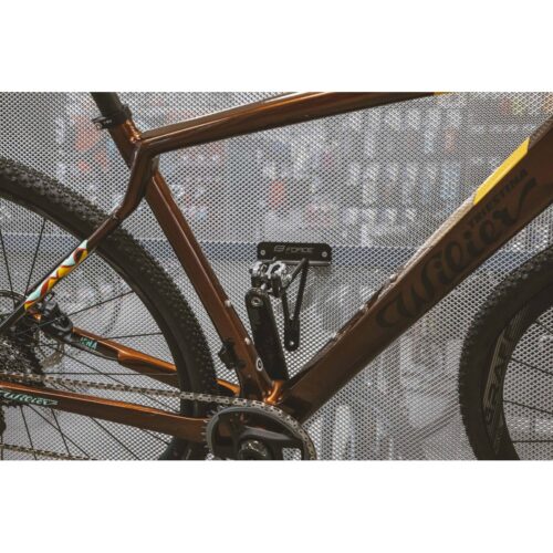 Suport Force prindere bicicleta pe perete in pedale